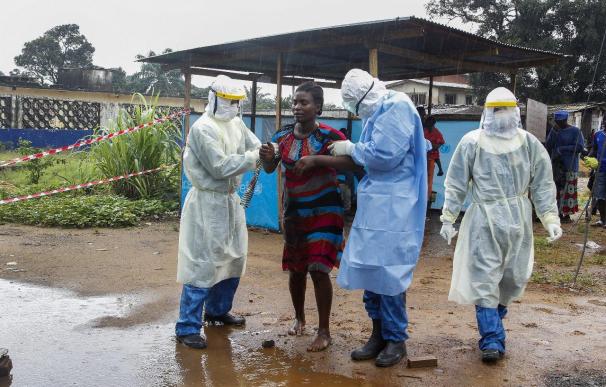 Cuba entrena a los sanitarios que apoyarán el combate contra el ébola en Sierra Leona