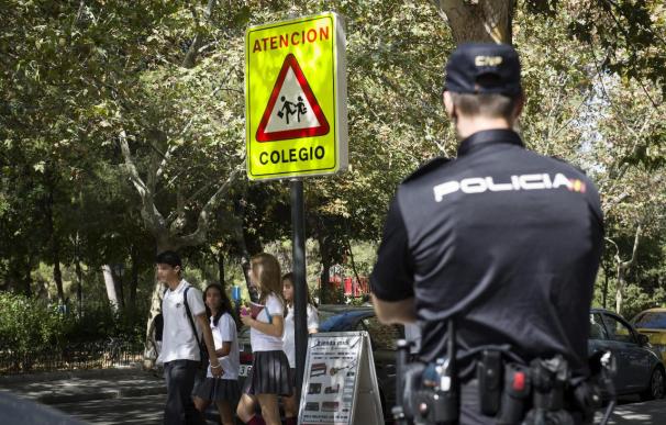 Más de 300 policías refuerzan la vigilancia por el pederasta de Ciudad Lineal