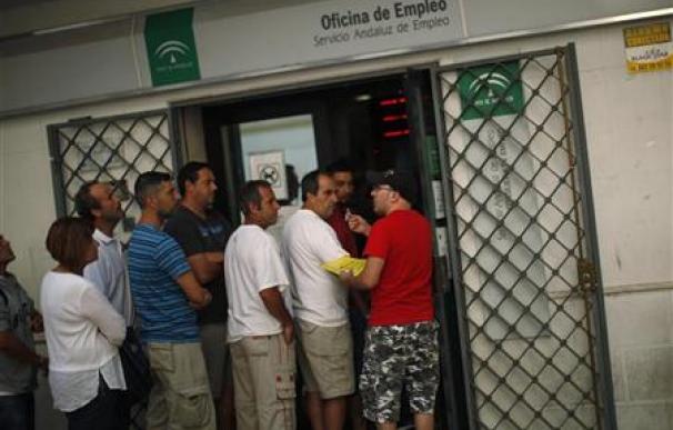 Los jóvenes españoles, atrapados en la precariedad laboral