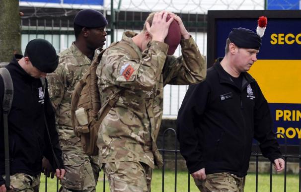Cameron pide unidad tras el asesinato de un soldado por presuntos islamistas