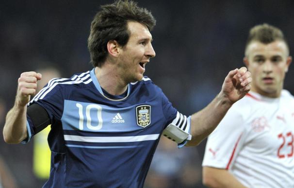 1-3. Messi no sabe de amistosos y anota su primer hat trick con Argentina