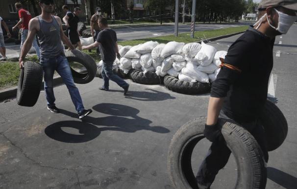 Combates junto al aeropuerto de Donetsk evidencian la fragilidad de la tregua
