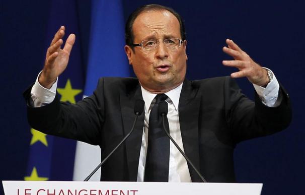 Hollande coquetea con la derecha en inmigración y el burka