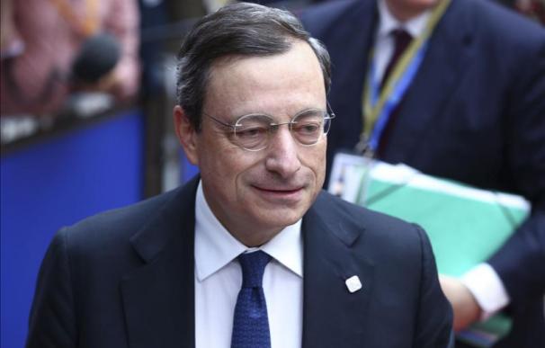 Draghi defiende la compra de bonos por el BCE para alivio de España