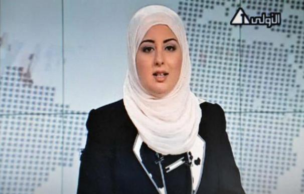 Una mujer velada presenta por primera vez el telediario en televisión egipcia