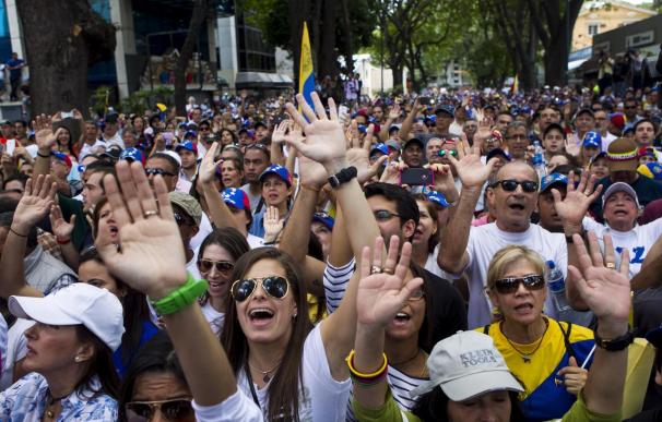 El Congreso debate hoy pedir a Venezuela el fin del acoso a la oposición