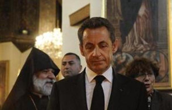 Sarkozy abordará la posible recapitalización bancaria en Berlín