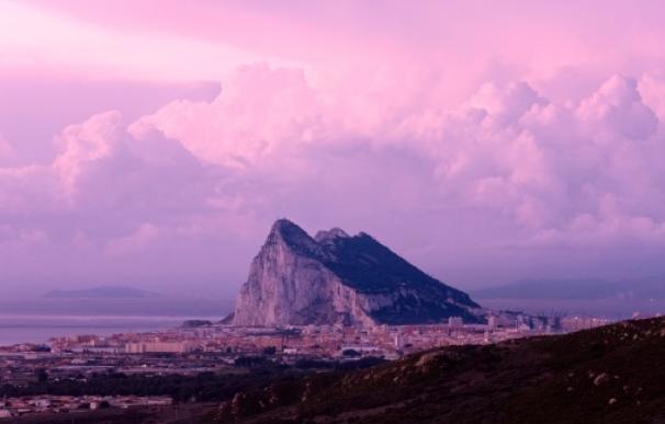 '¡Gibraltar andaluz!': el primer objetivo de un partido sevillano en las elecciones del 25M
