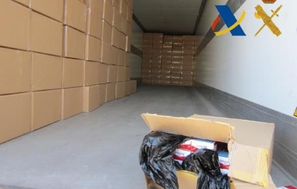 Incautadas en Murcia 465.500 cajetillas de tabaco de contrabando ocultas en un contenedor procedente de China