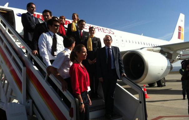 Iberia Express inicia su actividad desligándose del 'low cost' y definiéndose como "ágil y eficiente"