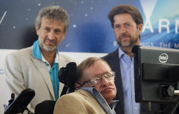 Stephen Hawking sostiene que "ahora mismo no sé todavía por qué existe el Universo"