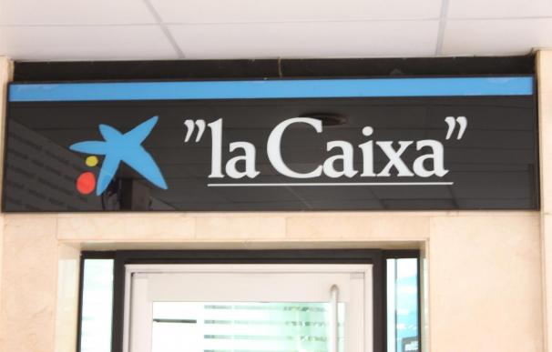 La CNMV suspende la cotización de los títulos de Banca Cívica y de CaixaBank ante su inminente fusión
