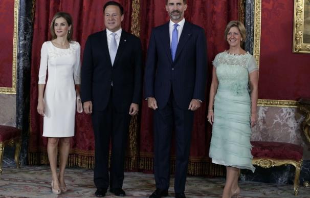 Los Reyes de España ofrecen un almuerzo en honor al presidente de Panamá, Juan Carlos Varela