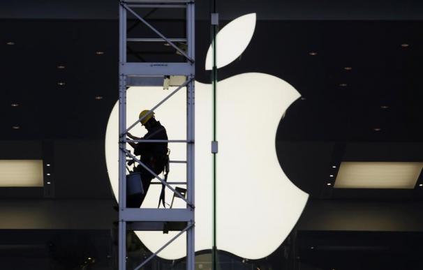 Apple repartirá más dinero a los accionistas pese a la caída de ganancias