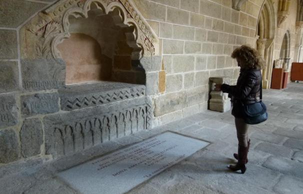 La catedral de Ávila registra el triple de visitas de vecinos que acuden a visitar la tumba del expresidente