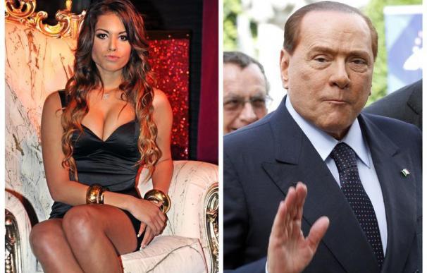 Ruby: invitadas en fiestas de Berlusconi se disfrazaban de Obama y monjas