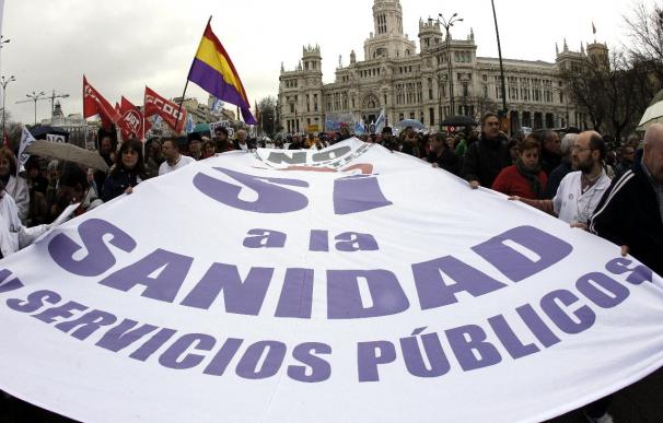 Unas 3.000 personas marchan en Madrid contra la privatización sanitaria
