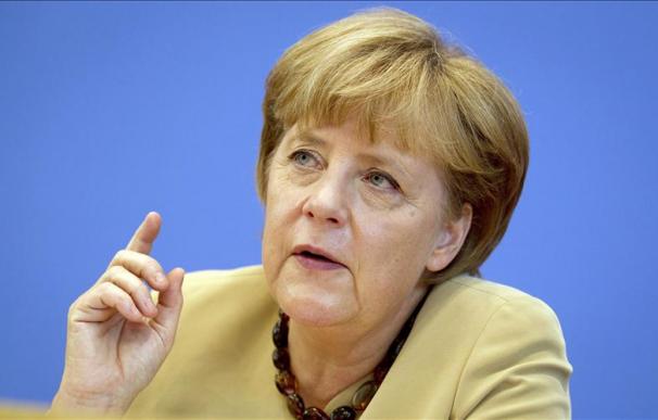 Merkel no cree posible que el BCE pueda empezar a supervisar la banca en 2013
