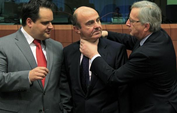 La zona euro presiona a España y aprueba la ayuda a Grecia