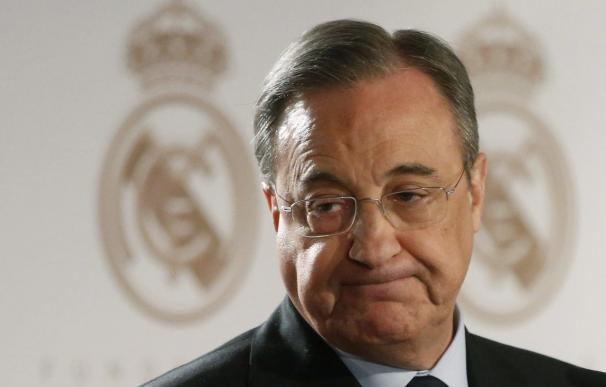 Florentino Pérez afirma que "es rotundamente falso que haya habido un ultimátum a Mourinho"