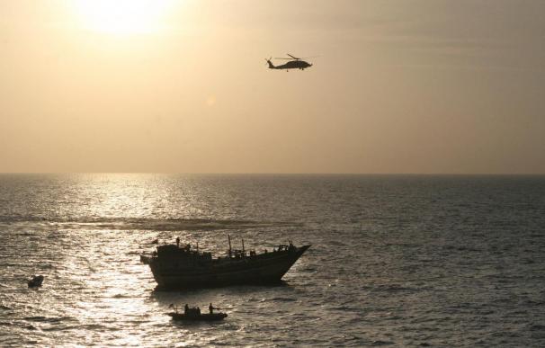 EE.UU. envía a uno de sus destructores al estrecho de Malaca en busca del MH370