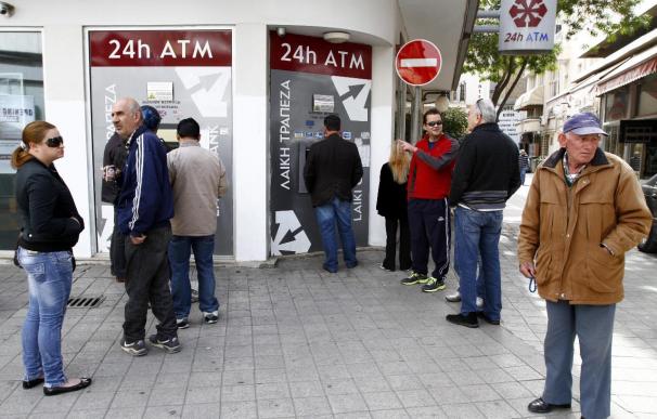 Chipre vota su "plan B" pero deja para mañana la tasa sobre depósitos