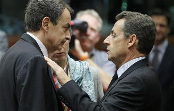 La eurozona llega a un acuerdo sobre la ayuda a Grecia y el FEEF