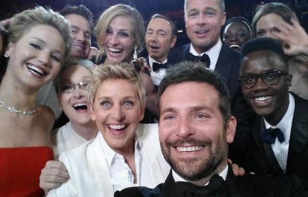 Todos quieren salir en el selfie de Ellen