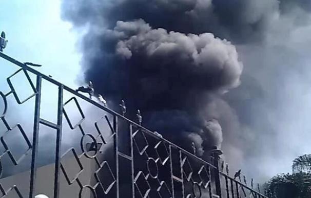 La sede de la Federación de Fútbol egipcia arde tras el ataque del grupo ultra del Al Ahly