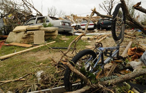 Sube a 51 la cifra oficial de muertos por gigantesco tornado en Oklahoma