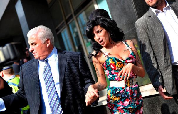 El padre de Amy Winehouse publicará un libro sobre su hija