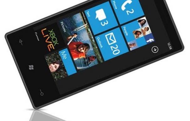 Microsoft reconoce que Windows Phone nació para competir con iPhone