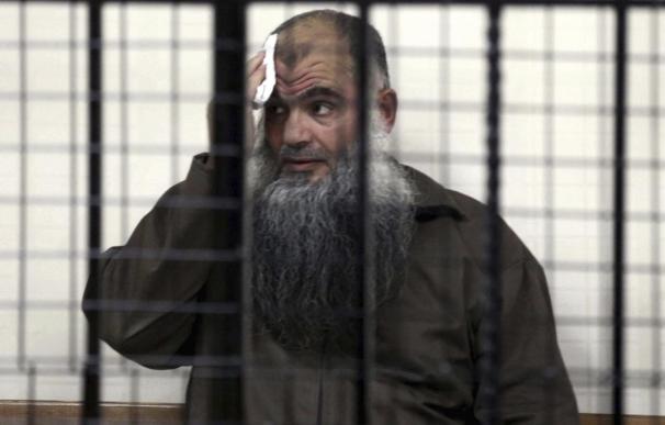 Jordania libra de la cadena perpetua al clérigo salafista Abu Qatada