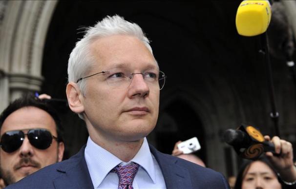 Assange acusa a la prensa occidental de haber omitido informaciones de WikiLeaks