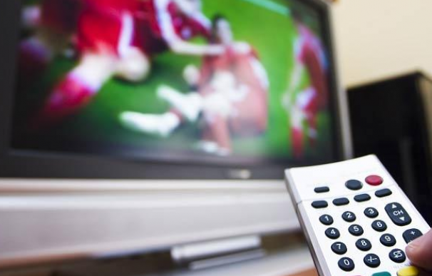 Los españoles son los que más pagan para ver el fútbol por televisión