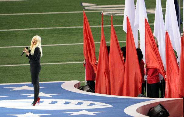 Christina Aguilera es la peor intérprete del himno de EEUU, según una encuesta