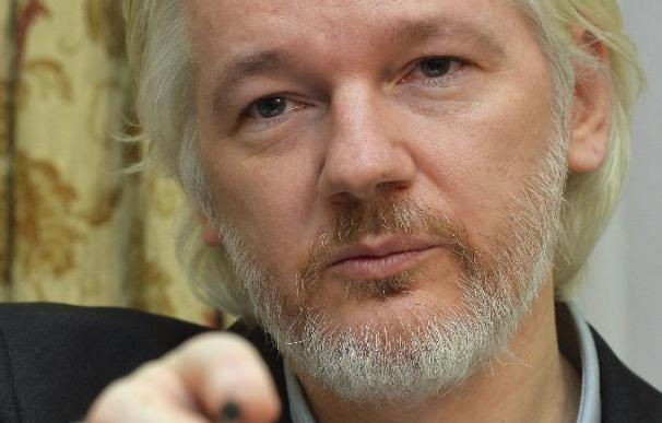 Assange afirma que EEUU apoya a fondos buitre para "sentar un precedente"