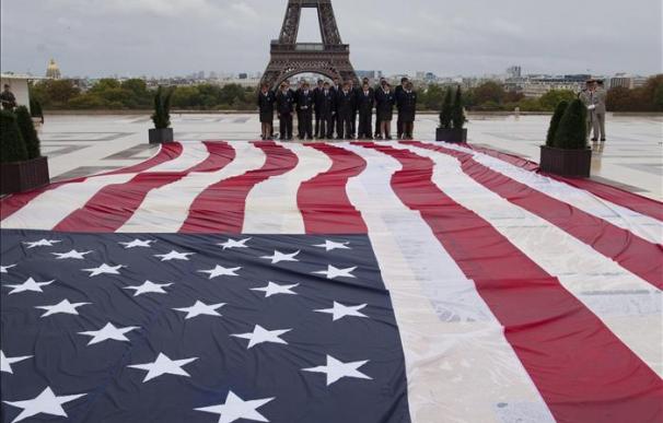 París conmemora con una réplica de las Torres Gemelas el aniversario del 11-S