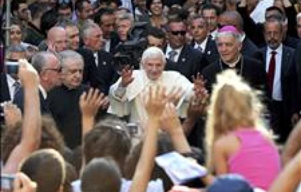 El papa denuncia las ideologías que intentan organizar la sociedad "dejando de lado a Dios"