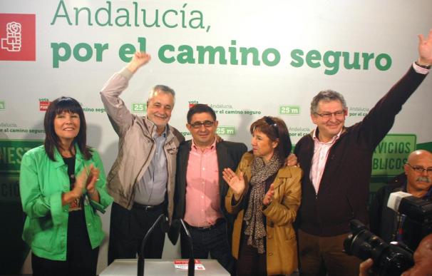 Griñán responde a Cospedal que en Andalucía no hay ninguna "milonga" con la Dependencia, que PP sí ha "paralizado"