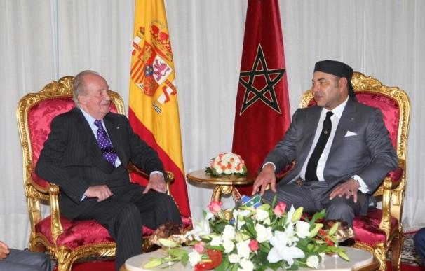 El Rey participa en Rabat en un encuentro empresarial hispano-marroquí, en la jornada más económica de su visita al país