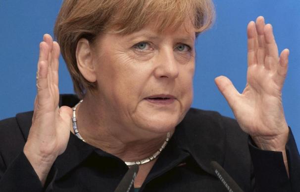 Alemania y Francia apoyan a Grecia a cambio de aplicar sin dilación reformas