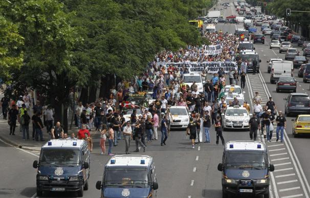 Taxistas españoles viajan a Bruselas para pedir a la UE que combata Uber