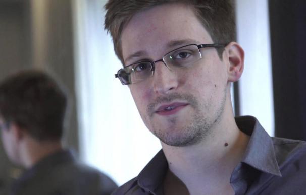 Rusia sigue a la espera de la anunciada petición de asilo de Snowden