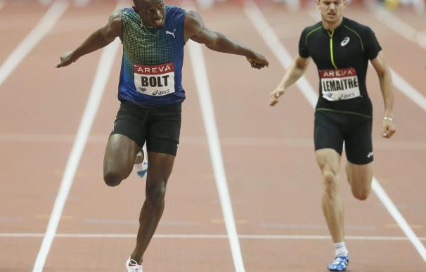 Bolt gana los 200 con mejor marca mundial del año (19.73)