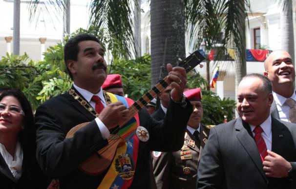 Maduro ofrece asilo humanitario a Snowden