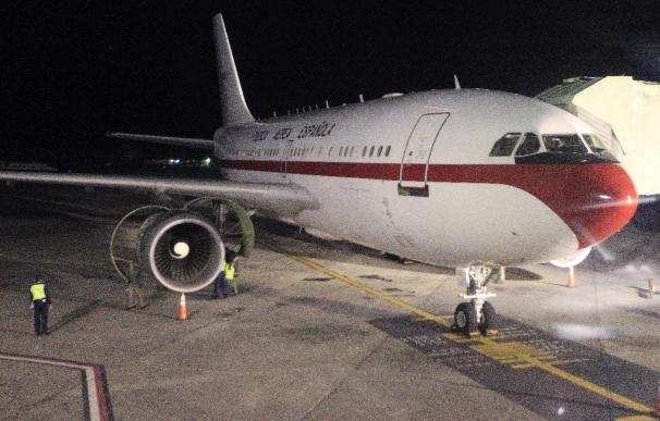 Una nueva avería en un avión militar retrasa el regreso de la Reina a España