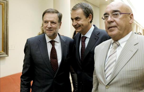 Zapatero se despide del Senado y lamenta los obstáculos que frenan su reforma