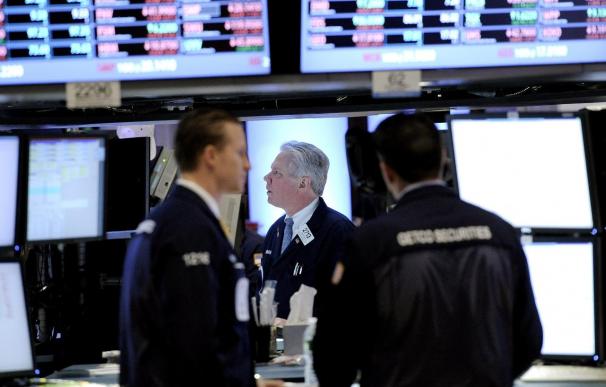 Wall Street sube el 0,30 por ciento hacia la media sesión animado por datos de empleo