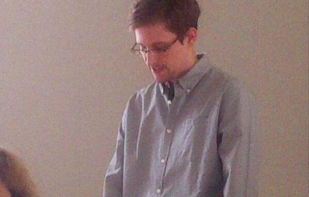 Snowden insta a la comunidad tecnológica a solucionar problema de privacidad